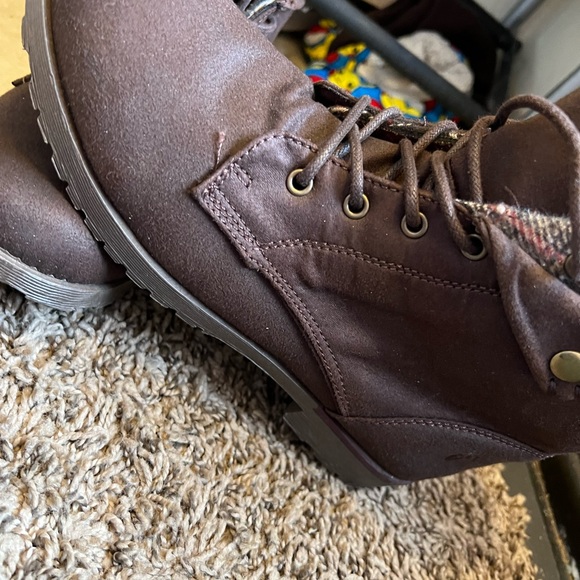 Booties - Picture 5 of 5